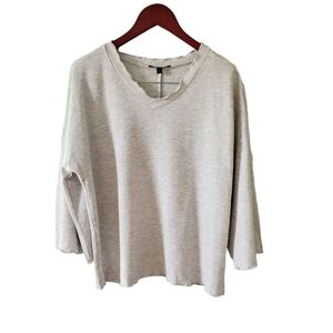 Knit and Cast Gray V Neck Lightweight Top Size Large NWT
